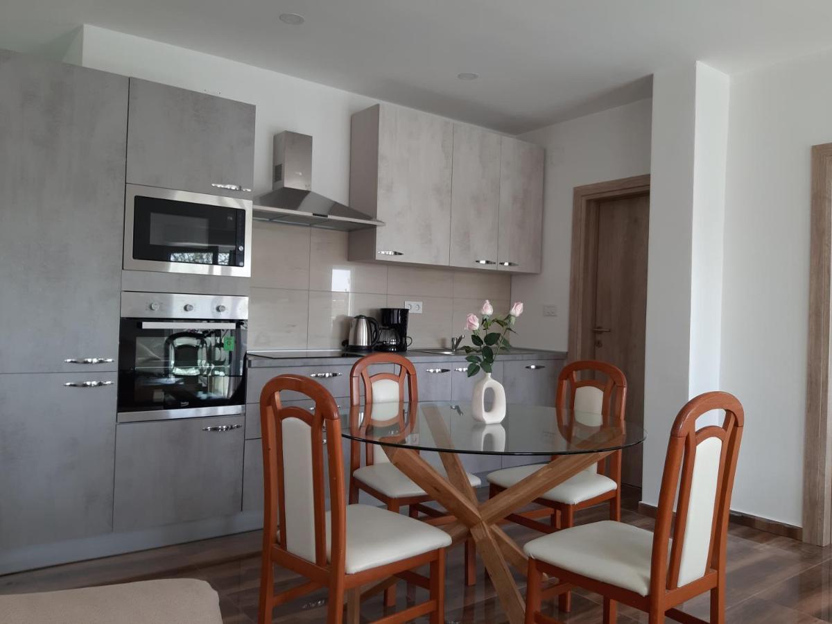 Apartments Tea And Tamara بيروفاتش المظهر الخارجي الصورة